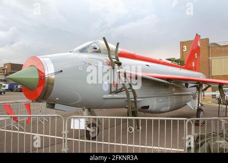 Englisches Electric Lightning F6-Kampfflugzeug XR770, restauriert und ausgestellt bei RAF Waddington, Lincolnshire, Großbritannien Stockfoto