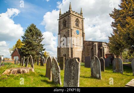 St. Michael’s Church, Shirley, ist eine denkmalgeschützte Pfarrkirche der Church of England in Shirley, Derbyshire Stockfoto