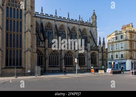 Ein Blick auf die Nordseite der Bath Abbey, von Orange Grove aus gesehen. Stockfoto