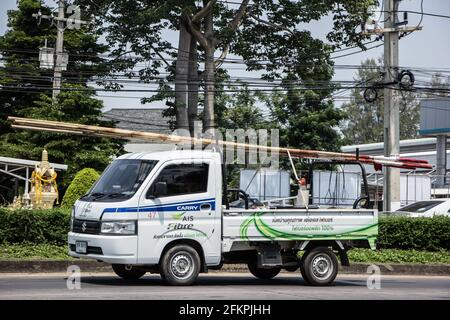 Chiangmai, Thailand - März 21 2021: Suzuki Pick Up Truck der AIS Firma. Internet- und Mobilfunkdienst in Thailand. Stockfoto