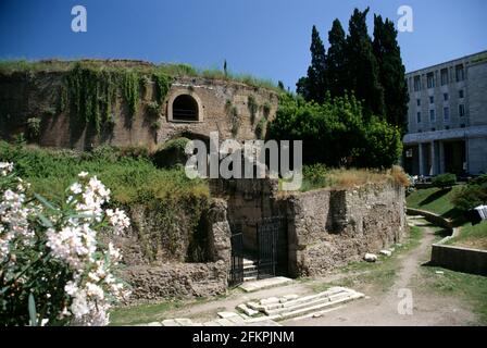 Das Mausoleum des Augustus (Mausoleo di Augusto) auf der Piazza Augusto Imperatore, Rom, Italien. Stockfoto