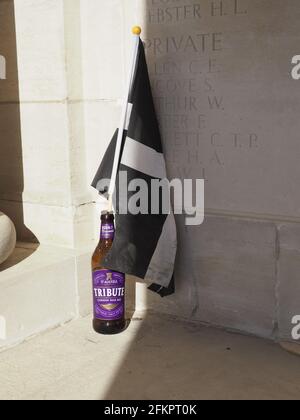 Kornische Flagge am Pozieres Memorial an der Somme Stockfoto