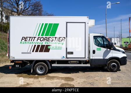 Petit Forestier Iveco Daily van. Petit Forestier ist der europäische Marktführer im Bereich der Vermietung von Kühlfahrzeugen und Containern. Stockfoto