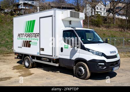 Petit Forestier Iveco Daily van. Petit Forestier ist der europäische Marktführer im Bereich der Vermietung von Kühlfahrzeugen und Containern. Stockfoto