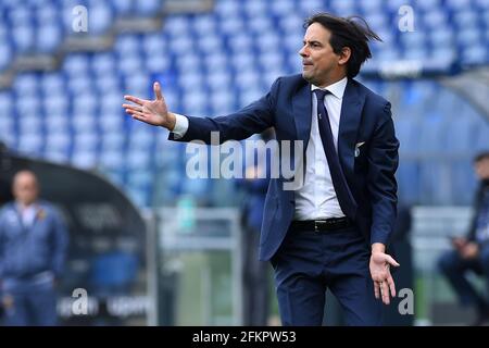 Rom, Italien. Mai 2021. Simone Inzaghi Trainer der SS Lazio während des Fußballspiels der Serie A League zwischen Lazio und Genua im Olimpico-Stadion in Rom, Italien, 2. Mai 2021. (Foto Roberto Ramaccia/INA Photo Agency) Quelle: SIPA USA/Alamy Live News Stockfoto