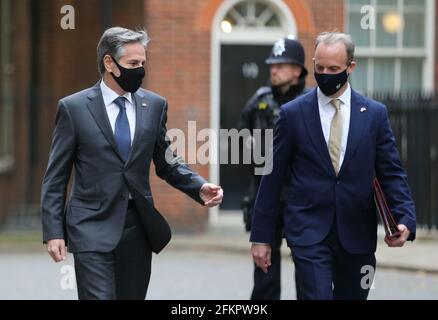 London, England, Großbritannien. Mai 2021. US-Außenminister ANTONY BLINKEN und der britische Außenminister und erste Außenminister DOMINIC RAAB werden in der Downing Street gesehen. Kredit: Tayfun Salci/ZUMA Wire/Alamy Live Nachrichten Stockfoto