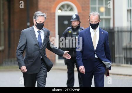 London, England, Großbritannien. Mai 2021. US-Außenminister ANTONY BLINKEN und der britische Außenminister und erste Außenminister DOMINIC RAAB werden in der Downing Street gesehen. Kredit: Tayfun Salci/ZUMA Wire/Alamy Live Nachrichten Stockfoto