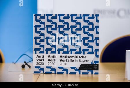 München, Bayern, Deutschland. Mai 2021. Die Organisation RIAS Bayern (Recherche und Informationsstelle Antisemitismus, Antisemitismus Research and Information Office of Bavaria) veröffentlichte 2020 ihren Bericht über den Antisemitismus im Bundesland Bayern. Die Organisation ist mit der Dokumentation von Fällen und Formen von Antisemitismus und damit verbundener Diskriminierung beauftragt und hat in den Fällen während der Ära der Coronavirus-Krise erhebliche Zuwäche erlebt, da alte, antisemitische Verschwörungstheorien in aktualisierter Form zurückgekehrt sind, um der Situation zu entsprechen. Quelle: Sachelle Babbar/ZUMA Wire/Alamy Live News Stockfoto