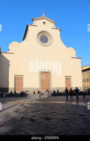 Leere Fassade von Santo Spirito, Basilica di Santo Spirito ("Basilika des Heiligen Geistes") ist eine Kirche in Florenz, Italien Stockfoto