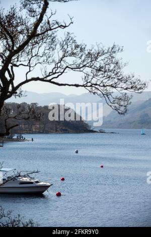 Ein Blick auf Loch Earn von St. Fillans, Schottland. Stockfoto