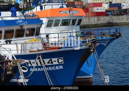 Die portugiesische Mast-und-Line-Thunfisch-Fischereiflotte mit Sitz in Caniçal (Madeira) für den Winter Stockfoto