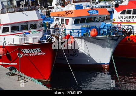 Die portugiesische Mast-und-Line-Thunfisch-Fischereiflotte mit Sitz in Caniçal (Madeira) für den Winter Stockfoto