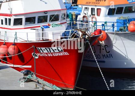 Die portugiesische Mast-und-Line-Thunfisch-Fischereiflotte mit Sitz in Caniçal (Madeira) für den Winter Stockfoto