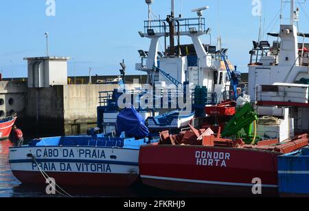 Die portugiesische Mast-und-Line-Thunfisch-Fischereiflotte mit Sitz in Caniçal (Madeira) für den Winter Stockfoto