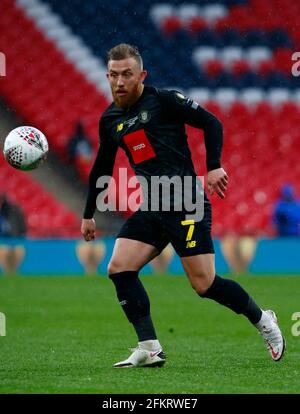 London, Großbritannien. Mai 2021. LONDON ENGLAND - MAI 03: George Thomson von Harrogate Town während des Buildbase FA Trophy Finales 2019/2020 zwischen Concord Rangers und Harrogate Town im Wembley Stadium am 03. Mai 2021 in London, England Credit: Action Foto Sport/Alamy Live News Stockfoto