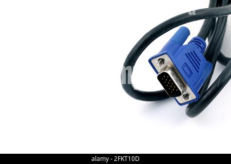 Blaues VGA-Kabel isoliert auf weißem Hintergrund Stockfoto
