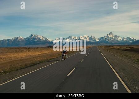 Motorrad Route 40, Patagonien, Glacier National Park, El Chalten, Provinz Santa Cruz, Argentinien Stockfoto