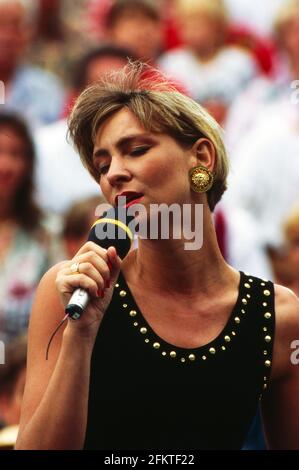 Immer wieder Sonntags, Sonntagsschau, Deutschland 1995, Sendung vom 16. Juli 1995, Mitwirkende: Schlagersängerin Claudia Jünger Stockfoto