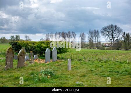 Limpenhoe, St. Botolph, Kirchengräbnisplatz Stockfoto