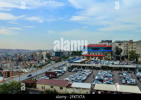 Istanbul, Türkei - 13. Mai 2013: Blick auf die Stadt vom Zimmer des Marmara Pera Hotels Stockfoto