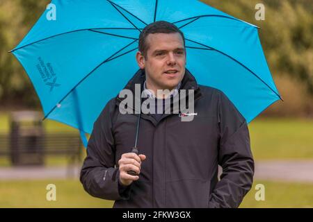 Musselburgh, Großbritannien. 04. Mai 2021 im Bild: Douglas Ross, Vorsitzender der schottischen Konservativen in der letzten Wahlwoche für die schottischen Parlamentswahlen. Kredit: Rich Dyson/Alamy Live Nachrichten Stockfoto