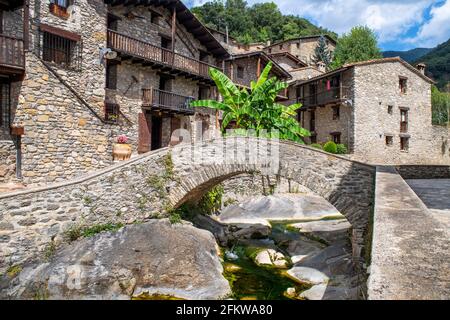 Beget Dorf in La Garrotxa Naturpark Provinz Girona Pyrenäen Katalonien Spanien Stockfoto