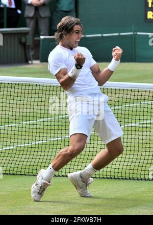 WIMBLEDON 2010. 9th Tage. 2/7/2010. HERREN FINALE. RAFEAL NADEL V TOMAS BERDYCH. BILD DAVID ASHDOWN Stockfoto