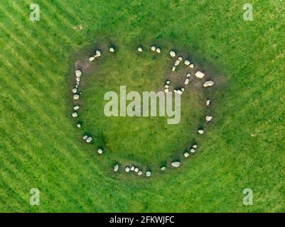 Luftaufnahme des Castlerigg-Steinkreises, der sich in der Nähe von Keswick in Cumbria, Nordwestengland, befindet und als Teil einer megalithischen Tradition während des Th errichtet wurde Stockfoto