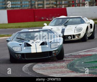 Bernado Hartogs, will Nuthall, Ford GT40, Amon Cup für GT40s, Donington Historic Festival, Donington Park, England, Mai 2021. Stockfoto