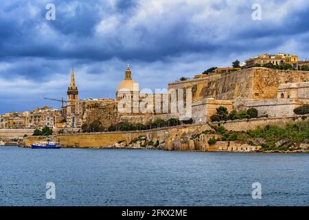 Stadtmauer von Valletta auf Malta. Stockfoto