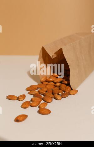 Mandeln für Butter Textur ecobags Stockfoto