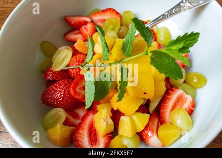 Eine Schüssel Obstsalat Stockfoto