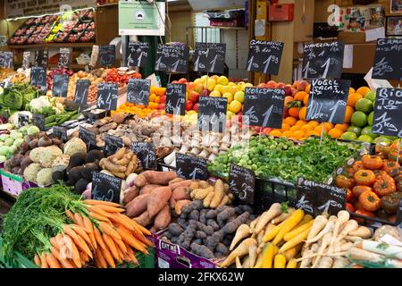 Obst Und Gemüse Am Wiener Naschmarkt Stockfoto