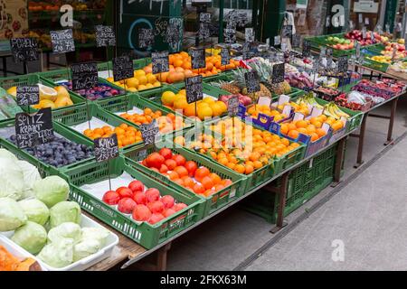 Obst Und Gemüse Am Wiener Naschmarkt Stockfoto