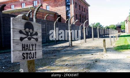 Warnschild, KZ-Gedenkstätte Auschwitz I, Polen Stockfoto