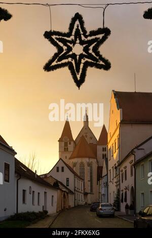 Weihnachtsstern, Stadtpfarrkirche Eggenburg Niederösterreich, Österreich Stockfoto