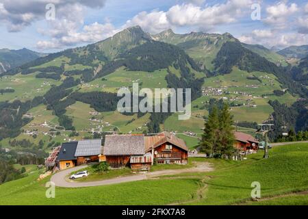 Sonntag, Verstreute Siedlungen, Großes Walsertal In Vorarlberg, Österreich Stockfoto