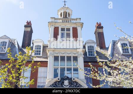 Historische Fassade, Beis Ruchel D'Satmar School, Stamford Hill Road, Stamford Hill, London Borough of Hackney, Greater London, England, Vereinigtes Königreich Stockfoto