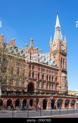 Uhrturm, St. Pancras International Railway Station, Euston Road, King's Cross, London Borough of Camden, Greater London, England, Vereinigtes Königreich Stockfoto