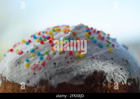 osterkuchen Nahaufnahme in unscharfem Hintergrund. Stockfoto