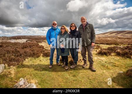 Northumberland, 28. April 2021: Walkers on the Cheviot Hills in Northumberland Stockfoto