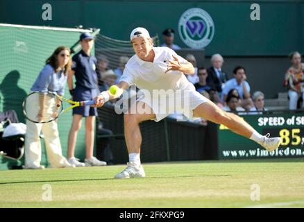 WIMBLEDON TENNIS CHAMPIONSHIPS 2008. 7. TAG 30/6/2008 R.GASQUET WÄHREND SEINES SPIELS MIT ANDY MURRAY. BILD DAVID ASHDOWN Stockfoto