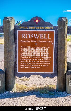 Roswell, NM, USA - 21. April 2018: Ein Begrüßungsschild am Eingang Stockfoto