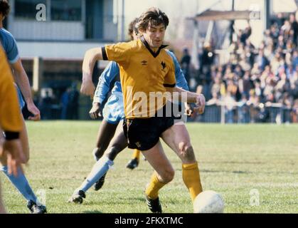 Fußballspieler John Richards Wolverhampton Wanderers gegen Manchester City in Molineux 18/4/81 1980/81 John Richards Stockfoto