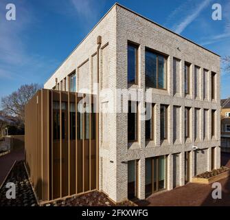 Imperial war Museum Annex von Jestico + Whiles, Modulare Konstruktion, erhöhte Ansicht. Parkside, Imperial War Museums, London, Vereinigtes Königreich. Architekt: Stockfoto