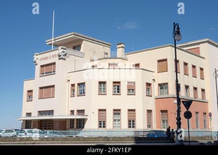 Triest, Italien. 3.Mai 2021. Außenansicht Hauptquartier des Hafenmeisterbüros. Stockfoto