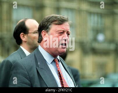 KENNETH CLARKE MP NACH DER ABSTIMMUNG ZUR WAHL TORY FÜHRER Stockfoto