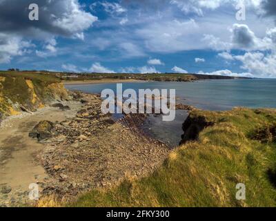 Die wunderschöne Küste der Copper Coast in der Grafschaft Waterford, Irland. Stockfoto