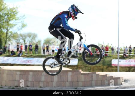 Verona, Italien. Mai 2021. Arthur PILARD aus Frankreich nimmt am 2. Mai 2021 in Verona, Italien, an der BMX Racing Men Elite Runde 2 des UEC European Cup in der BMX Olympic Arena Teil.Quelle: Mickael Chavet/Alamy Live News Stockfoto