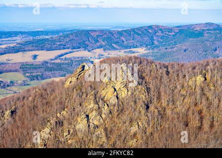 Granitfelsen von Oresnik im Isergebirge Stockfoto